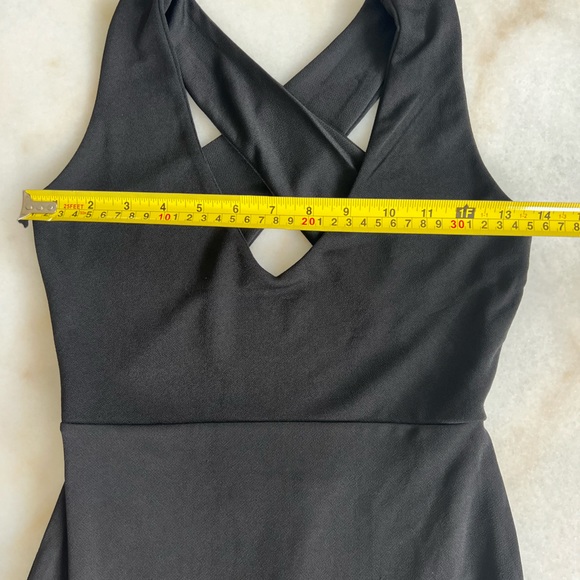 Boohoo Bodycon Dress Going Out Party Cocktail Cris Crossback Fitted Black Dress - Picture 4 of 7